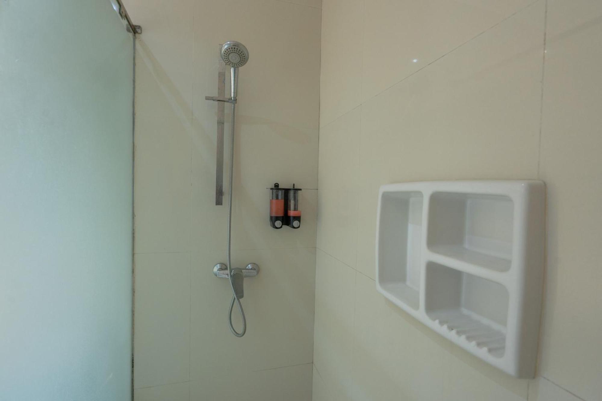 Reddoorz Near Ubud Village 苏卡瓦提 外观 照片