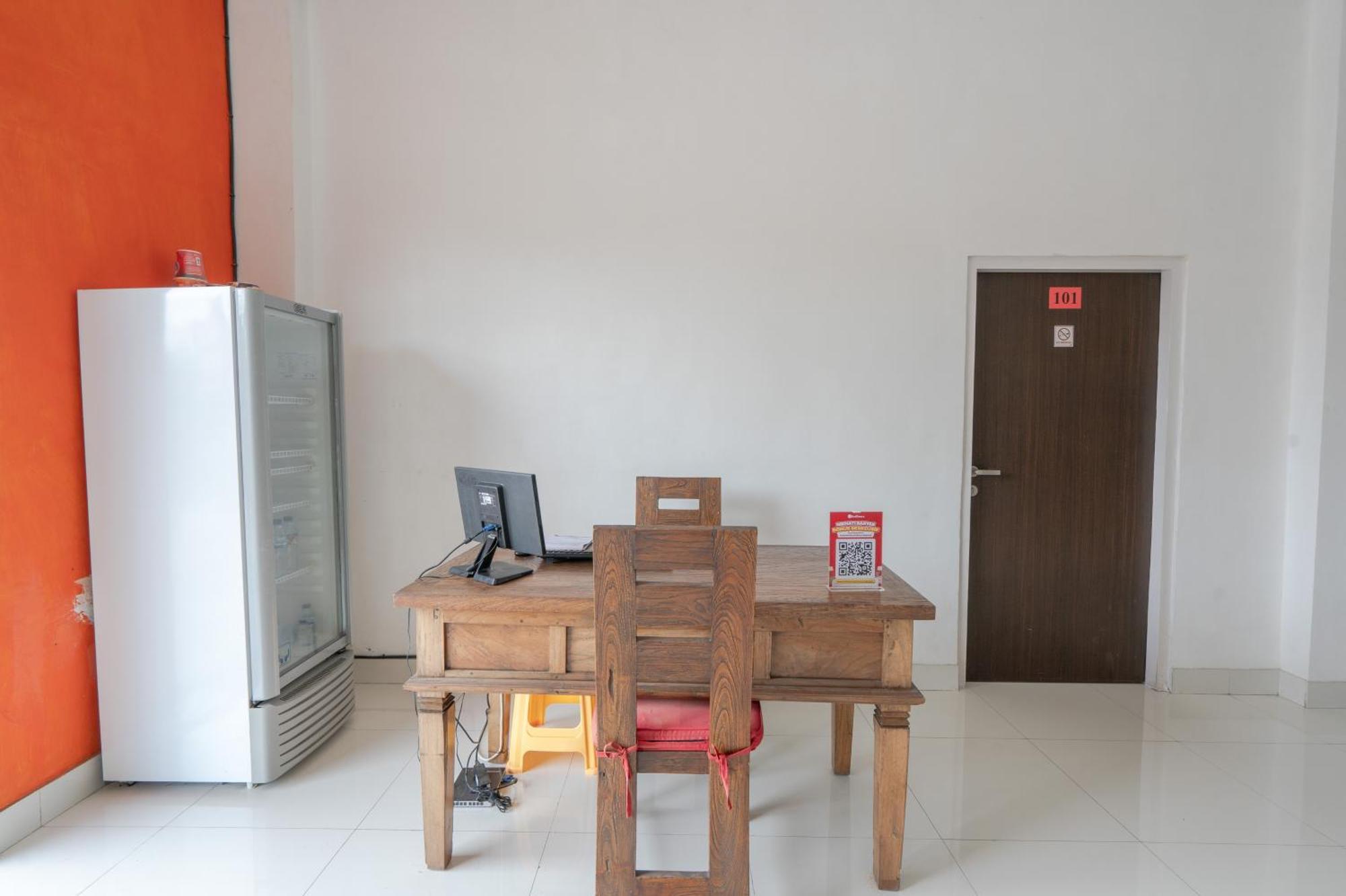Reddoorz Near Ubud Village 苏卡瓦提 外观 照片